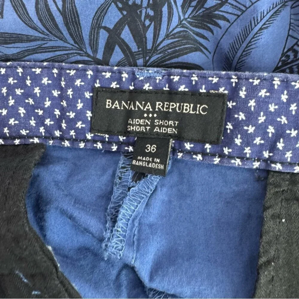 Banana Republic shorts Aiden short tropical floral Navy Leaf Pattern Shorts
